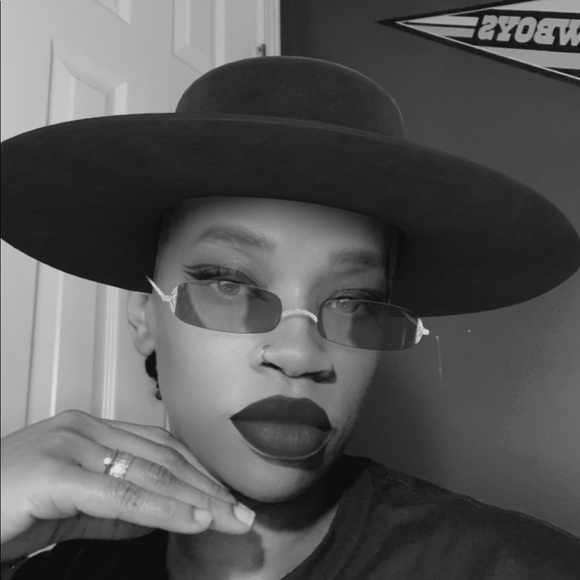 Meet your Posher, Karisha - Picture 1 of 1